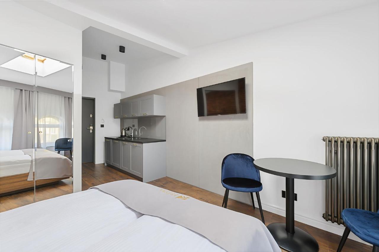 Aparthotel Krzywa Kamienica Łódź Esterno foto